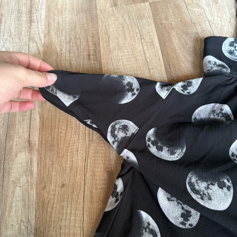 Hot Topic Black Skirt With White Moon Pattern - Picture 2 of 4